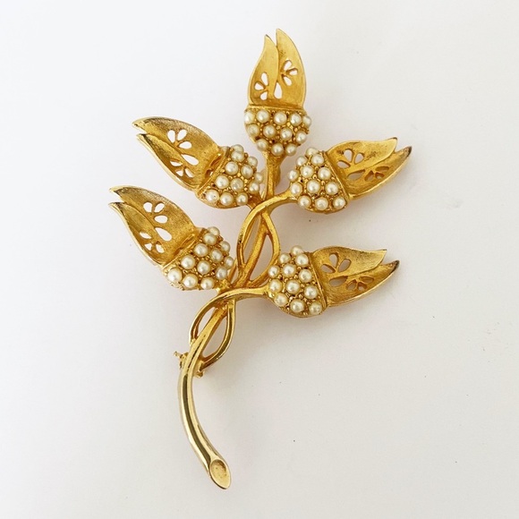 Vintage Weiss gold seed pearl thistle brooch - Picture 1 of 7